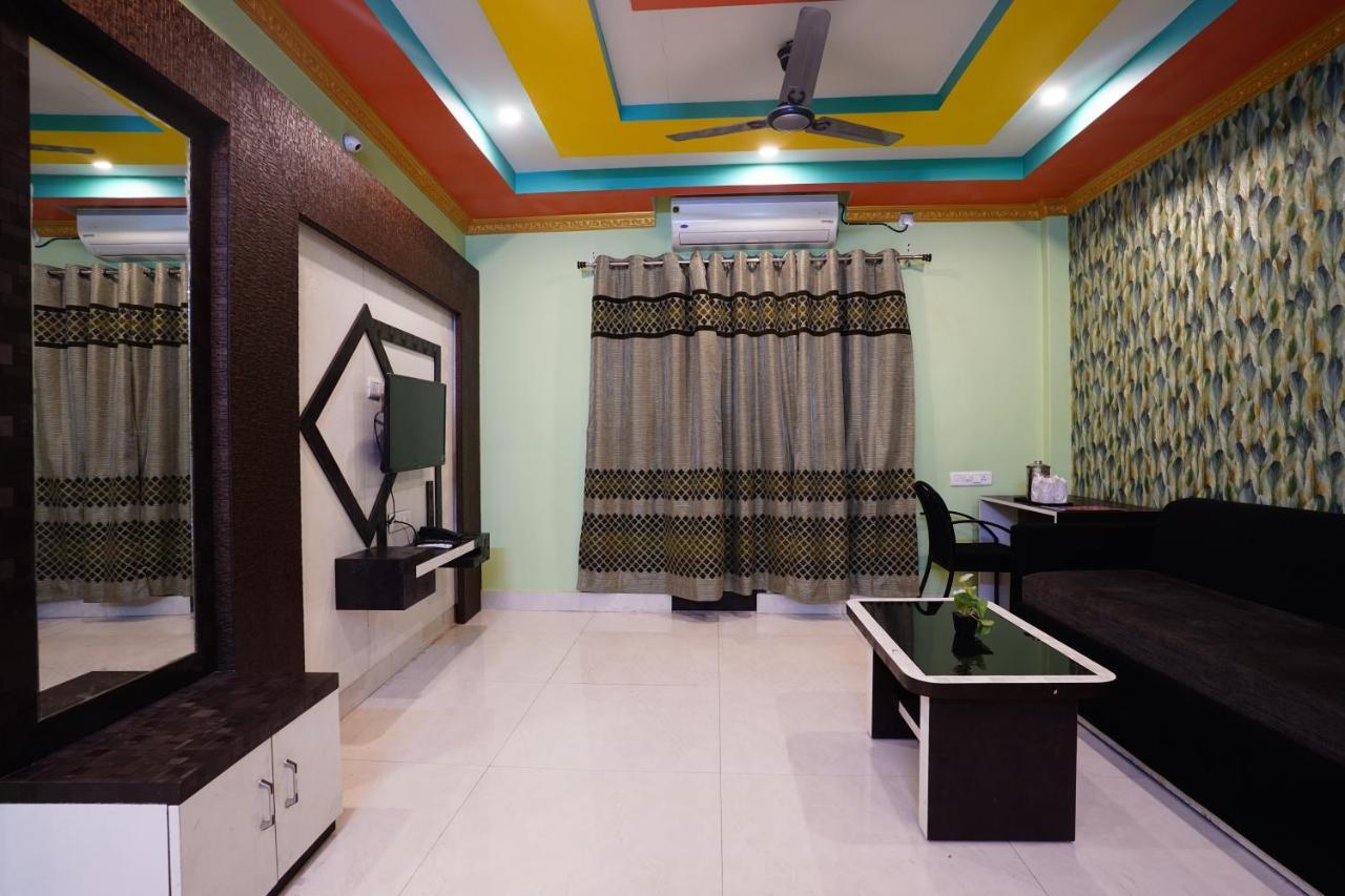 Tirupati Lodge Njp Siliguri Exterior foto