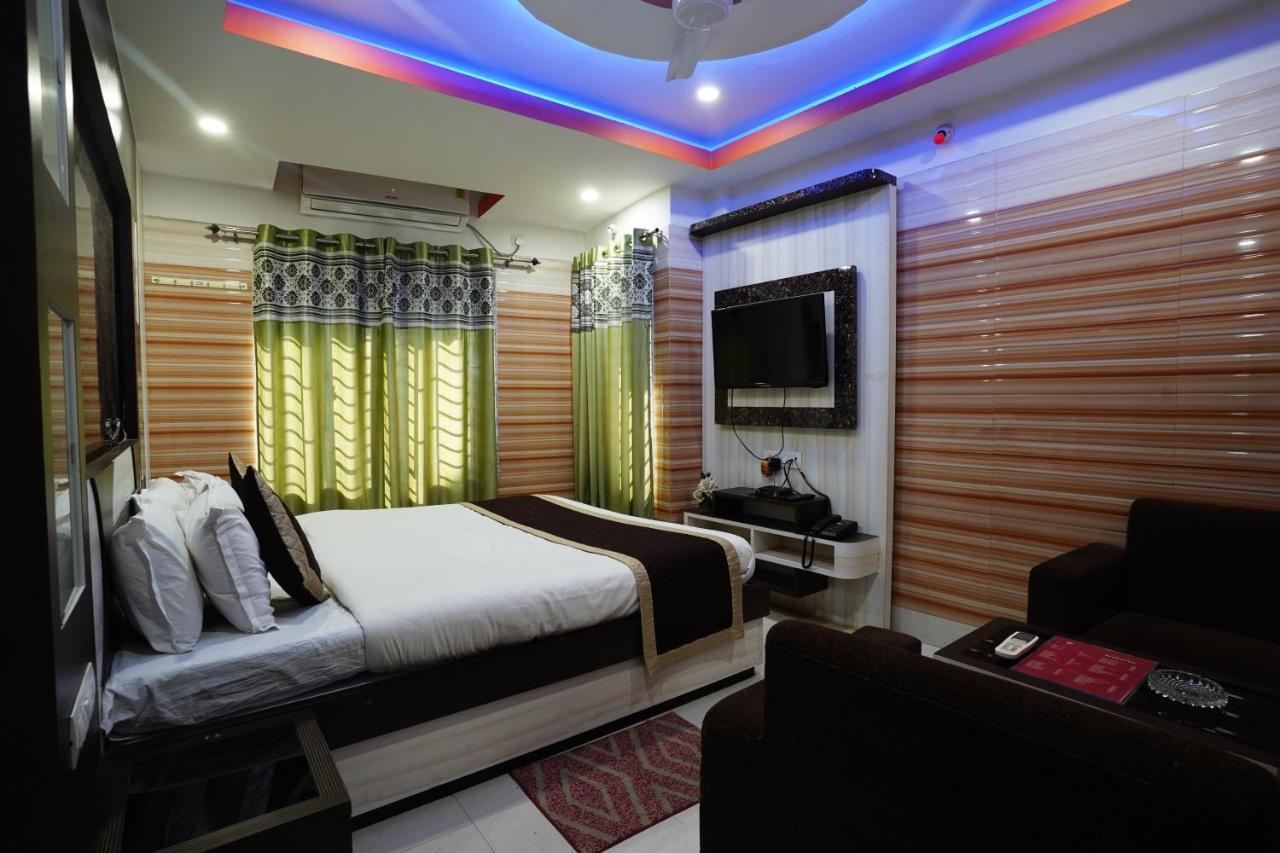 Tirupati Lodge Njp Siliguri Exterior foto
