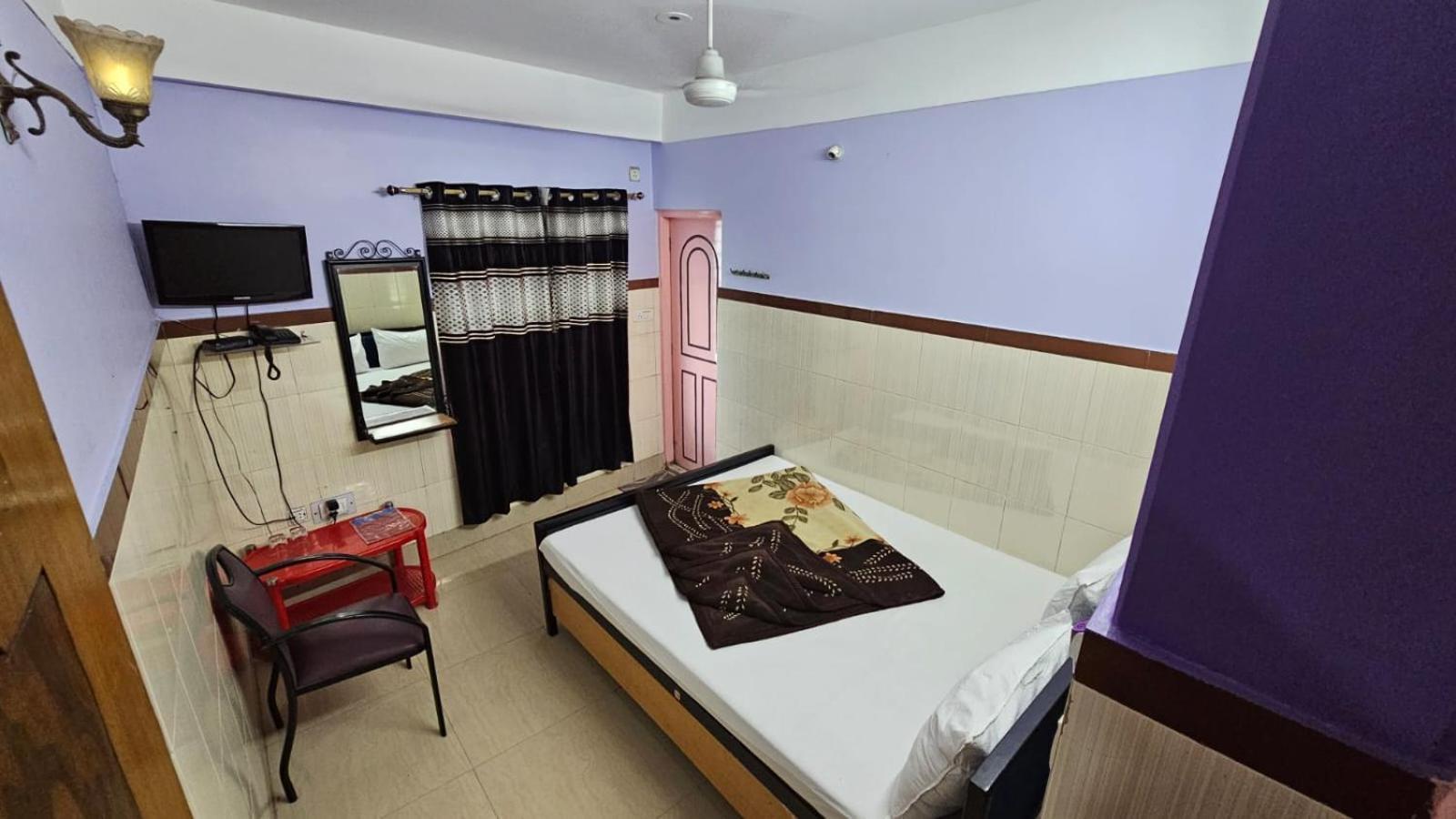 Tirupati Lodge Njp Siliguri Exterior foto
