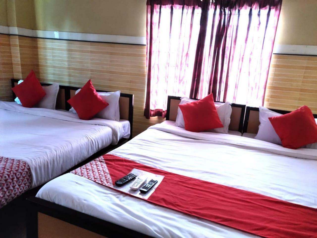 Tirupati Lodge Njp Siliguri Exterior foto
