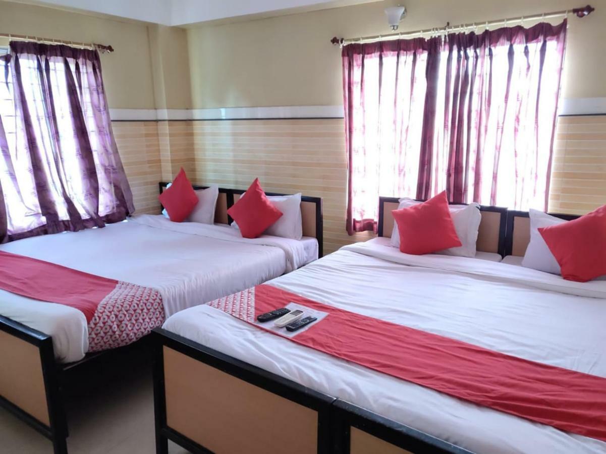 Tirupati Lodge Njp Siliguri Exterior foto